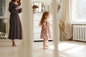 Read more about the article When Do Babies Walk Backwards: The Surprising Facts