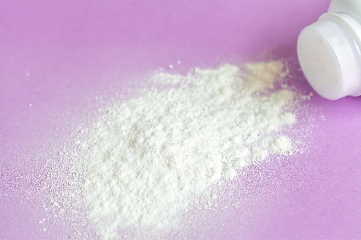 You are currently viewing Does Baby Powder Expire: How to Tell About the Duration