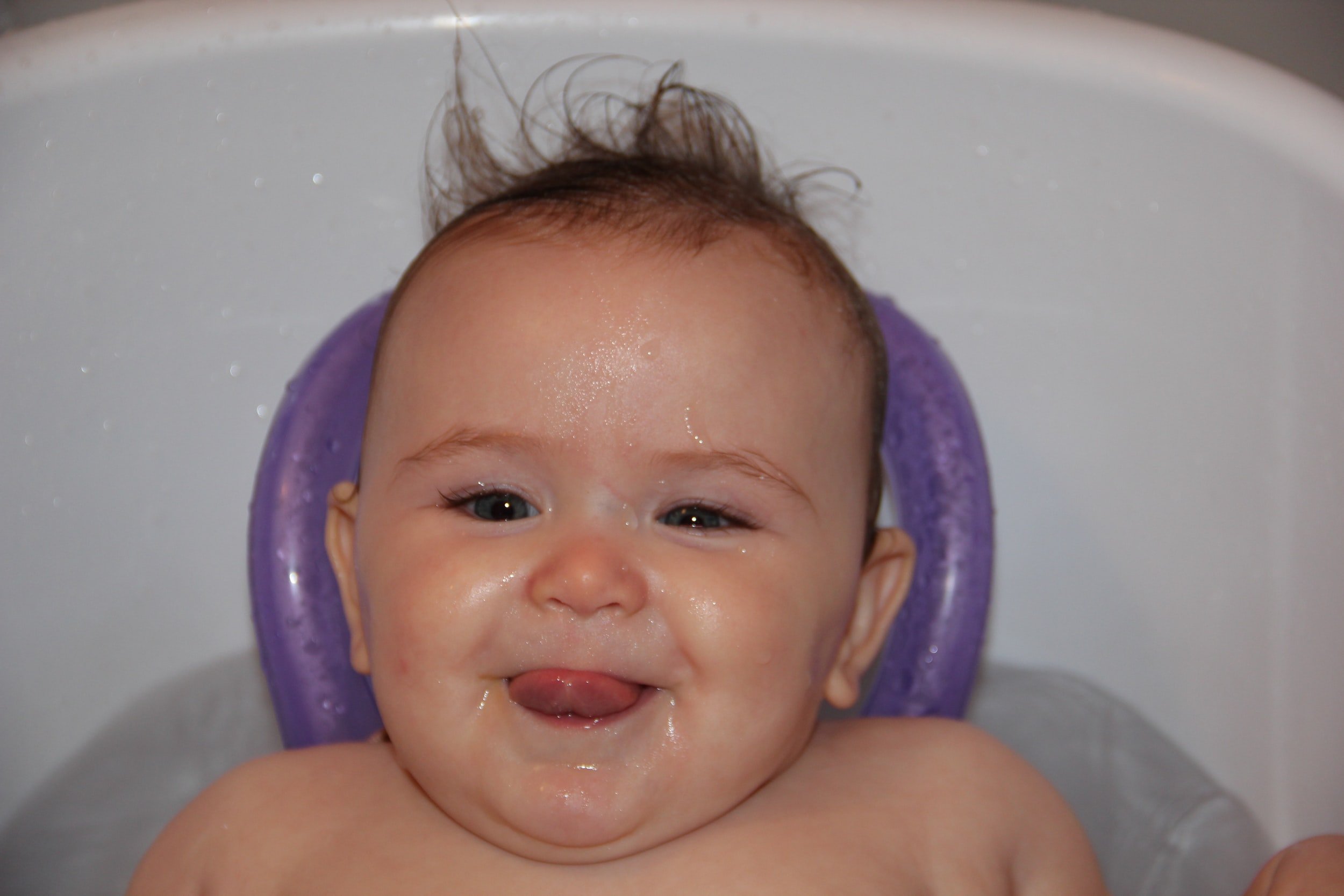 You are currently viewing How to Get Water Out of Baby Ear: Perfect Instruction