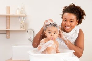 Read more about the article How to Keep Water Out of Baby’S Ears During Bath