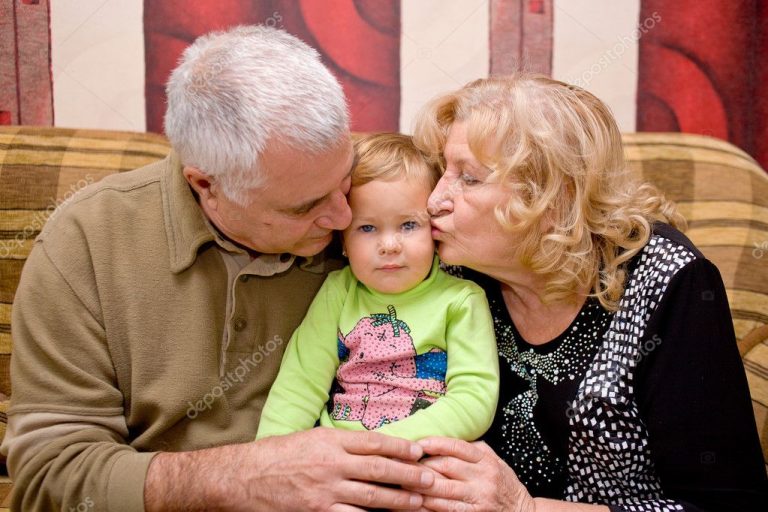 When Can Grandparents Kiss Baby: Ideal Time