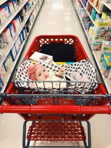 Read more about the article How to Grocery Shop With a Bab: Tips and Tricks