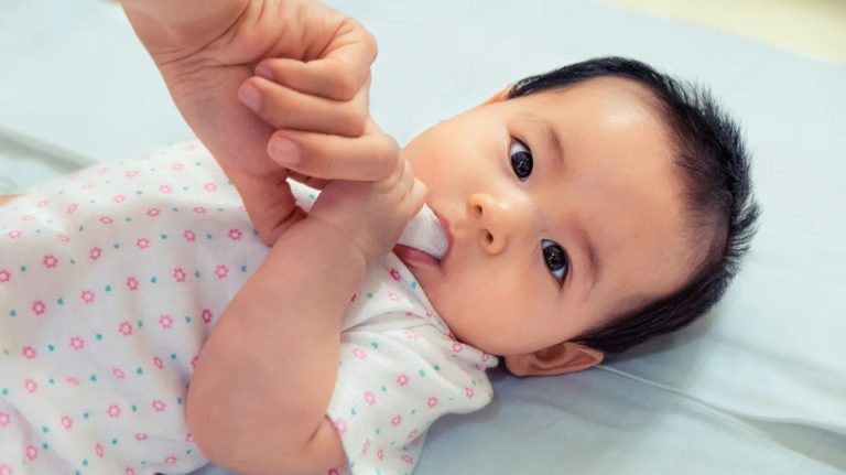 How to Clean Baby Tongue: Know the Right Ways