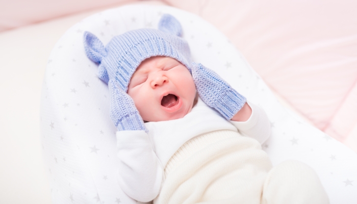 You are currently viewing How to Keep Baby’S Hands Warm at Night: Effective Ways