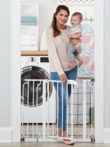 Read more about the article Safety Meets Style: A Review of the Regalo Easy Step Walk-Thru Baby Gate!