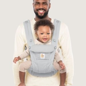 Read more about the article Snuggly Comfort: The Ergobaby Omni Dream Carrier Review