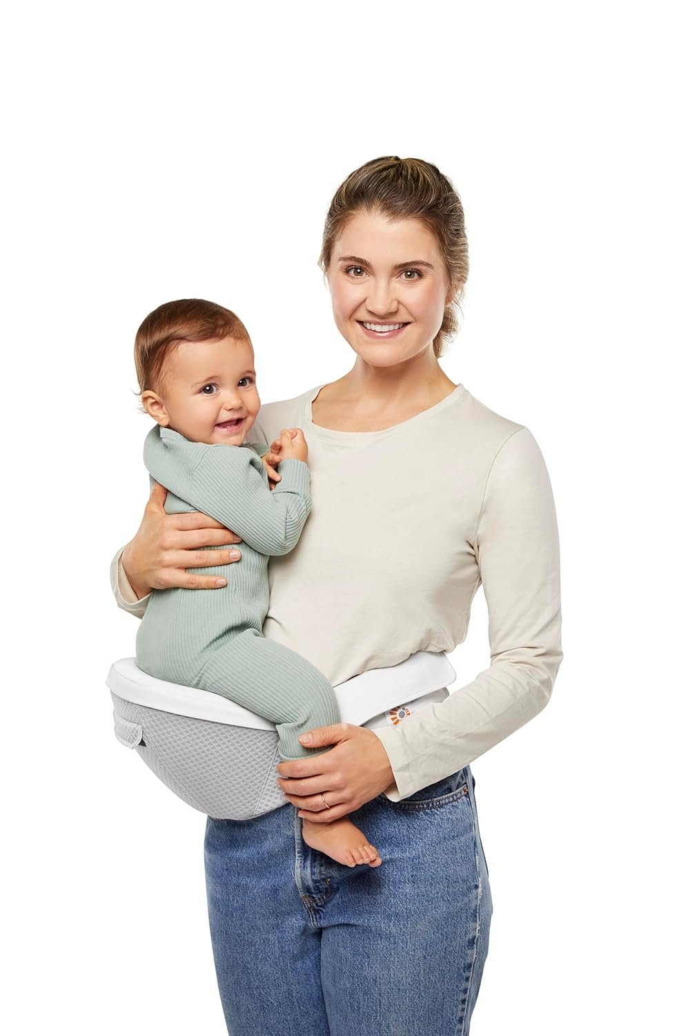 Read more about the article Snug & Stylish: A Review of the Ergobaby Alta Hip Seat Carrier in Pearl Grey